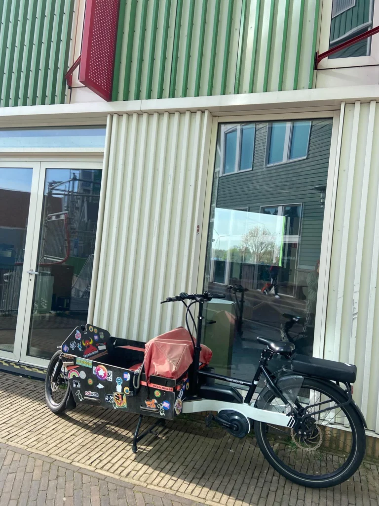 Instagram post from lariekoekzaandam. This post is in position 3.