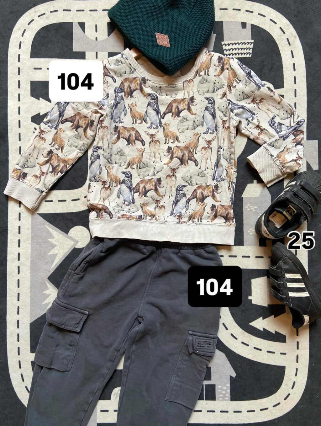 Instagram post from lariekoekzaandam. This post is in position 6.