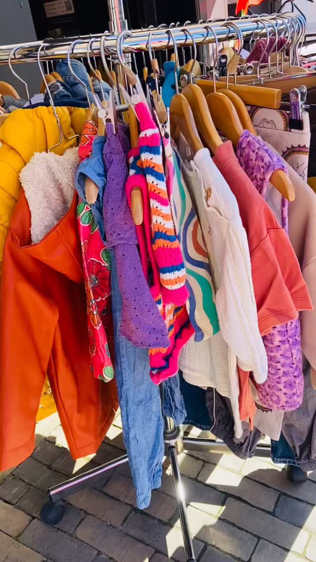 Instagram post from lariekoekzaandam. This post is in position 3.