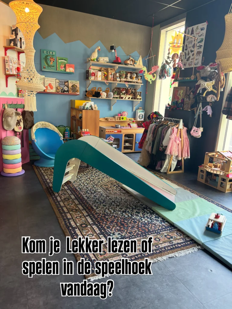 Instagram post from lariekoekzaandam. This post is in position 3.