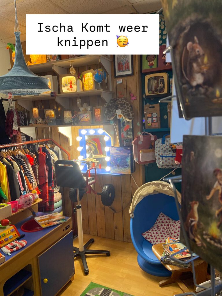 Instagram post from lariekoekzaandam. This post is in position 8.