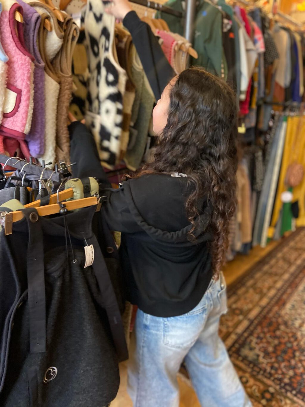 Instagram post from lariekoekzaandam. This post is in position 0.